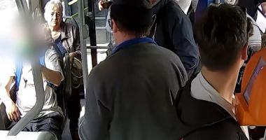 Stire din Eveniment : Un șofer de autobuz, atacat brutal de un călător băut