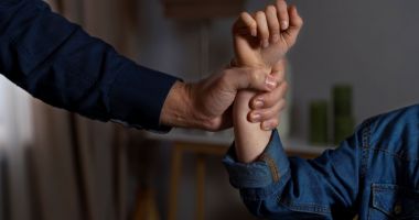 Stire din Actualitate : România, sub asediul violenței: străzile nu mai sunt sigure. Experții spun că 20% din populația țării are probleme psihice