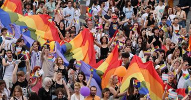 Stire din Eveniment : Scandal la Bucharest PRIDE: cinci persoane au fost reținute de jandarmi