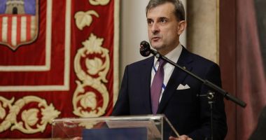 Stire din Actualitate : Ambasadorului României la Vatican, statul îi plătește lunar 15.000 de euro chiria apartamentului de lux
