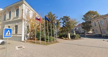 Stire din Actualitate : Scandal diplomatic la Tulcea. Steagul Rusiei, arborat în centrul orașului