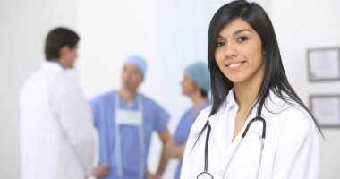 Stire din Sănătate : Care sunt simptomele de cancer care te trimit la medic