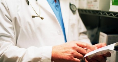 Stire din Sănătate : Iată în ce condiții ne vom putea trata în străinătate