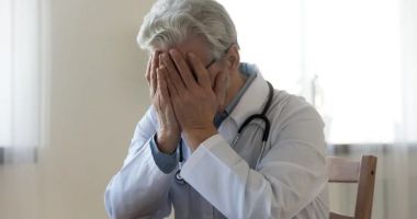 Stire din Actualitate : Medic judecat pentru uciderea a 15 pacienţi. Doctorul și-ar fi omorât și soacra