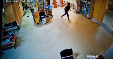 Stire din Eveniment : Scene terifiante la spital! Un angajat a fost înjunghiat de un pacient de 71 de ani, beat