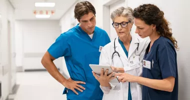 Stire din Actualitate : Pacienții cronici câștigă teren: amendament pentru plata integrală a primei zile de concediu medical