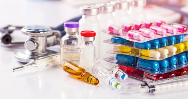 Stire din Actualitate : Medicamentele vor rămâne la valoarea minimală a TVA-ului, anunță ministrul Sănătății