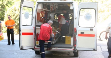 Stire din Eveniment : Explozie într-un bloc din Bumbești Jiu. Trei răniți și zece garsoniere afectate