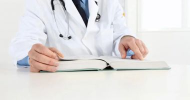 Stire din Eveniment : Percheziții la Ministerul Sănătății. Medici moldoveni acuzați că au "trucat" examenul de rezidențiat