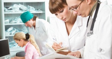 Stire din Social : Astărăstoae: 1.605 medici au plecat numai în acest an din România, pentru a profesa în străinătate