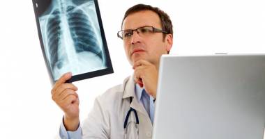 Stire din Sănătate : Specialiști constănțeni, la Conferința "Managementul Bolilor Pulmonare"