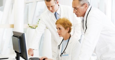 Stire din Sănătate : "Medicii trebuie să fie bine motivați, dar și permanent pregătiți"