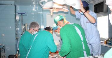 Stire din Sănătate : Medici străini, în spitalele din București pentru a îngriji victimele incendiului