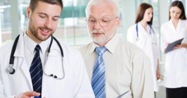 Stire din Sănătate : Rezidenții la medicină vor fi angajați în 2013