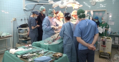 Stire din Social : VESTE ȘOC PENTRU MEDICI. REZIDENȚII NU MAI PRIMESC BURSA LUNARĂ DE 670 LEI