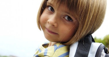 Stire din Cetățenești : Pe copil  îl doare spatele. Ce-i de făcut