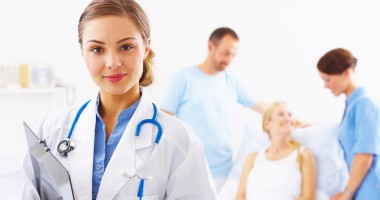 Stire din Sănătate : Doi medici se bat pe un post în spitalele românești