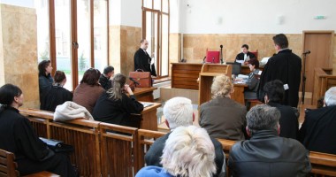 Stire din Eveniment : Vreți să vă dați în judecată vecinul? Se schimbă regulile la instanță!