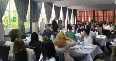 Stire din Cultură-Educație : Mediul de afaceri față-n față cu studenții economiști