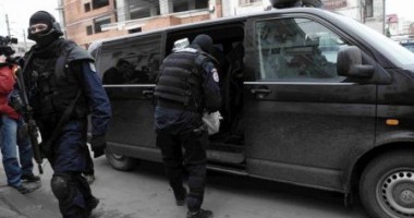 Stire din Eveniment : Grup infracțional specializat în trafic de droguri, destructurat la Bacău
