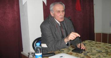 Stire din Cultură-Educație : Decernarea Premiului "Mehmet Niyazi"