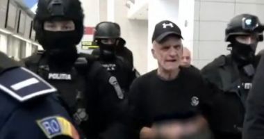 Stire din Eveniment : Fostul parlamentar Nati Meir, condamnat la 11 ani de închisoare, a fost adus în țară
