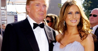 Stire din Actualitate : Soția lui Donald Trump dă în judecată un ziar și un blogger