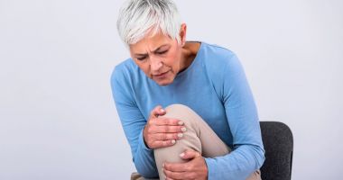 Stire din Sănătate : Aveți crampe musculare la nivelul gambelor? Ce este de făcut