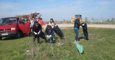 Stire din Politică-Administrație : Membrii PSD Cumpăna, activi în campaniile  de ecologizare