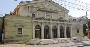 Stire din Cultură-Educație : "Menajeria de sticlă", la Teatrul de Stat