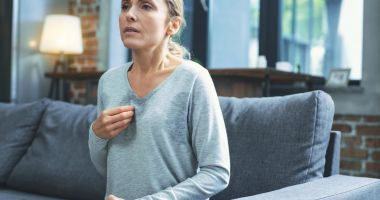 Stire din Sănătate : Tranziția către menopauză. Ce trebuie să știți și cum să faceți față schimbărilor