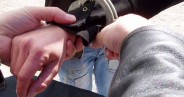 Stire din Eveniment : Reținut după ce a încercat să vândă trei kilograme de mercur