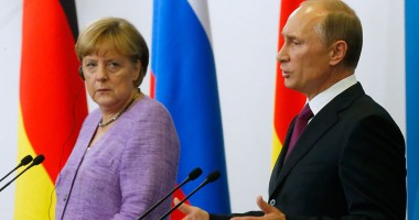 Stire din Actualitate : Tensiuni între Merkel și Putin la inaugurarea unei expoziții în Muzeul Hermitage