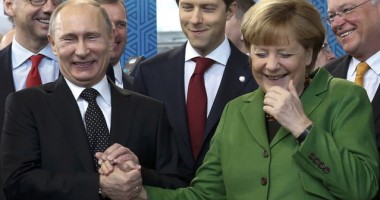Stire din Actualitate : Vladimir Putin se întâlnește cu Angela Merkel pe 6 iunie