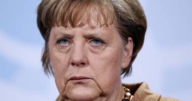 Stire din Actualitate : Biroul Angelei Merkel, închis după descoperirea unui pachet suspect