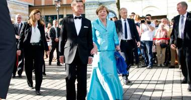 Stire din Actualitate : Eveniment neplăcut pentru cancelarul german / Angela Merkel a leșinat la operă