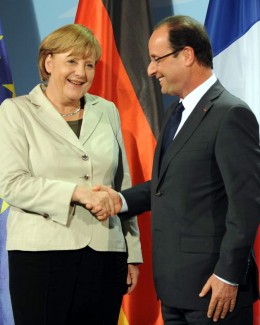 Stire din Actualitate : Angela Merkel și François Hollande vor păstrarea Greciei în zona euro