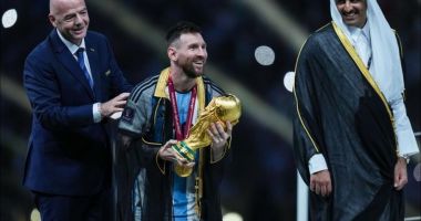 Stire din Actualitate : Un parlamentar oferă un milion de dolari pentru „pelerina” lui Lionel Messi
