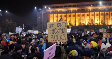 Galerie foto. Românul s-a născut poet! Mesaje pline de inteligență și ironie, la proteste - 12
