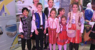 Meșterii și artiștii dobrogeni îi încântă  pe vizitatorii Pavilionului Expozițional - 10