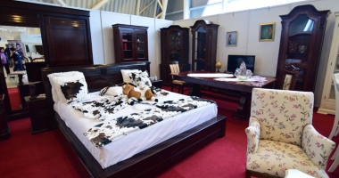 Meșterii români expun adevărate opere de artă la Târgul de mobilă din Mamaia - 2