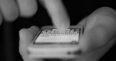 Stire din Actualitate : Metoda folosită de o româncă pentru a convinge un preot octogenar italian să îi dea 10.000 de euro din donaţii