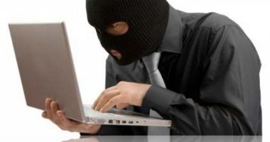 Stire din Eveniment : Escrocheriile prin telefon și internet,  la modă printre infractori