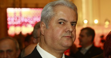 Stire din Politică-Administrație : Năstase, condamnat la trei ani de închisoare cu suspendare