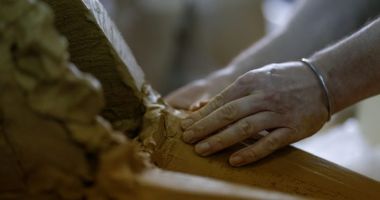Stire din Diverse : Mână de artist! De la taberele de ceramică, la opere monumentale