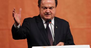 Stire din Politică-Administrație : "Mi-aș dori să intrăm la guvernare de Paști"
