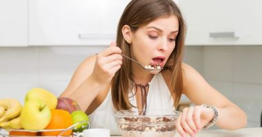 Stire din Sănătate : Micul dejun la români, prea haotic și nesănătos