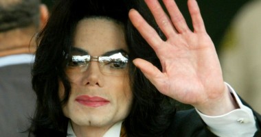 Stire din Monden : Un nou album al cântărețului Michael Jackson va fi lansat pe 13 mai