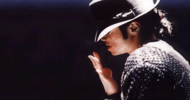 Stire din Monden : Michael Jackson, pe primul loc în topul starurilor cu cele mai mari venituri postume