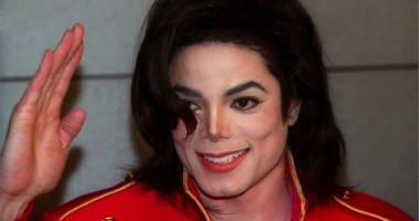 Stire din Cultură-Educație : "Xscape"- albumul postum al lui Michael Jackson - a fost lansat